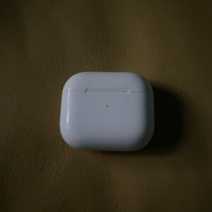 Apple AirPods 4
